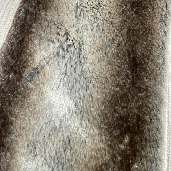 Liz Claiborne-Soft Faux Fur Sweater Knit Long Vest-M-#0058 - Picture 8 of 10